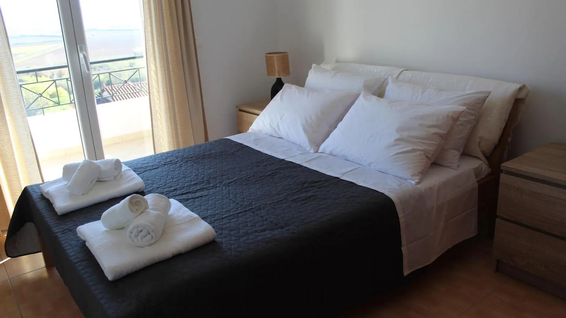 Villa Nefeli Sarandë 公寓